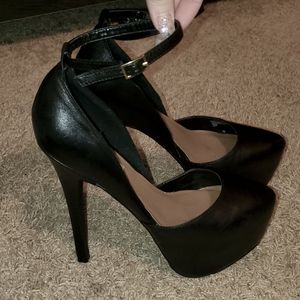 Black leather Steve Madden high heels
